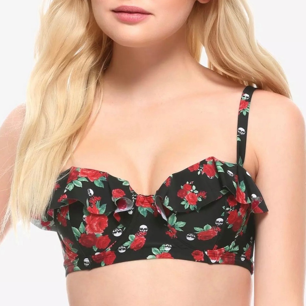 Hot Topic Black Red Rose Skull Ruffle Floral Underwire Goth Bikini Top Size SM